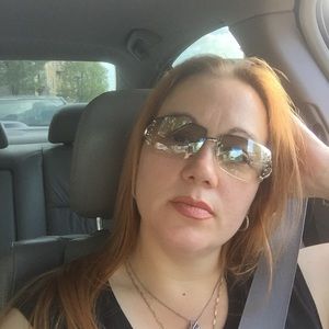 Meet your Posher, Emilia